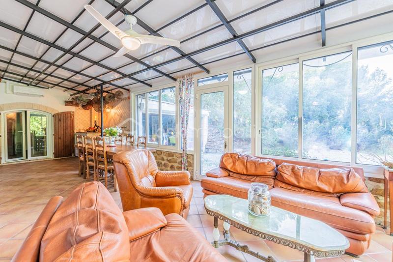 Propriété - 192 m² - 7 pièces