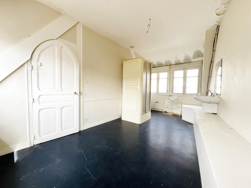 Immeuble - 305 m² - 9 pièces