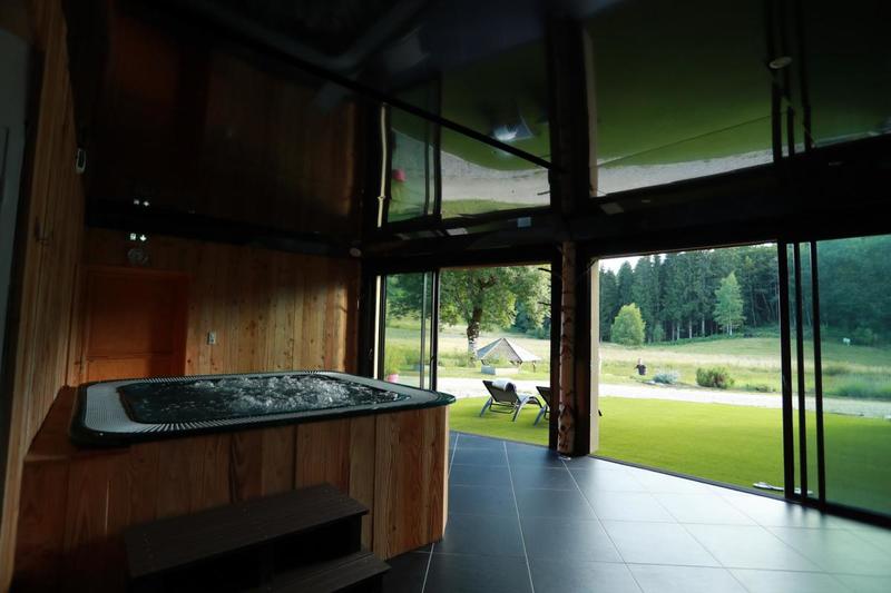 Local commercial - 748 m² - 15 pièces