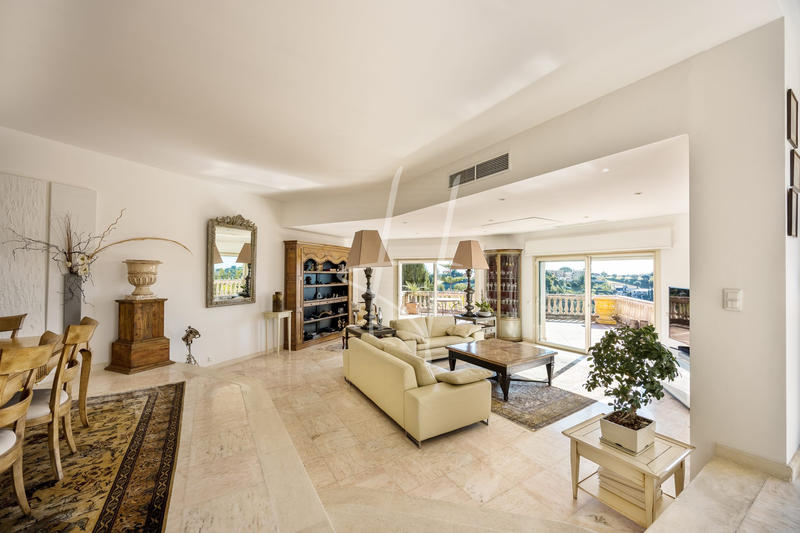 Villa - 330 m² - 7 pièces