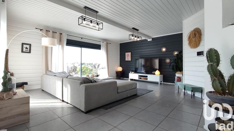 Maison - 230 m² - 6 pièces