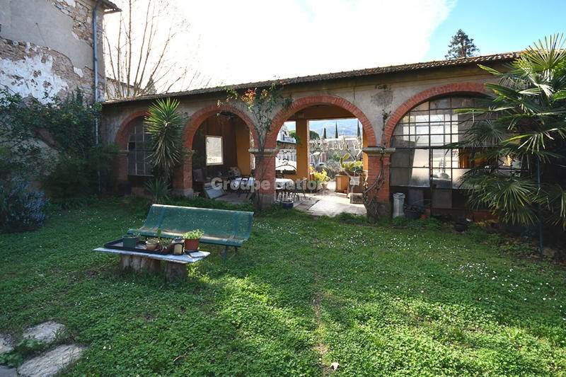 Maison - 320 m² - 13 pièces