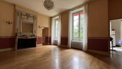 Appartement - 189 m² - 6 pièces