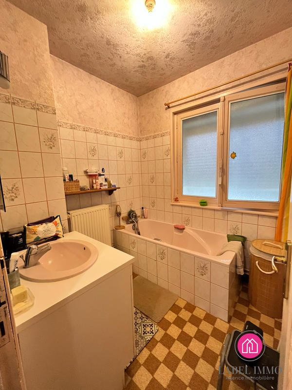 Maison - 97 m² - 6 pièces