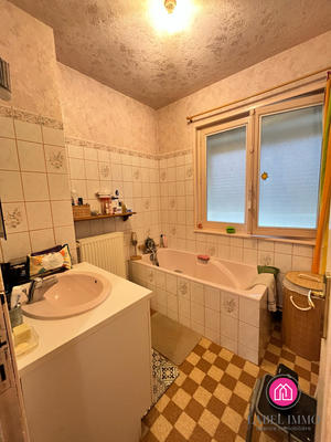 Maison - 97 m² - 6 pièces