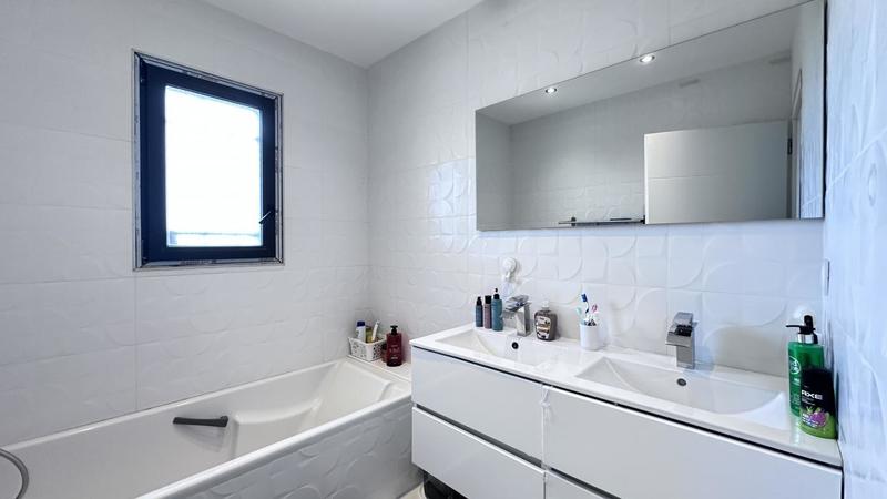 Pavillon - 143 m² - 5 pièces