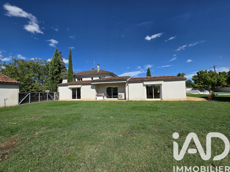 Maison de village - 310 m² - 12 pièces