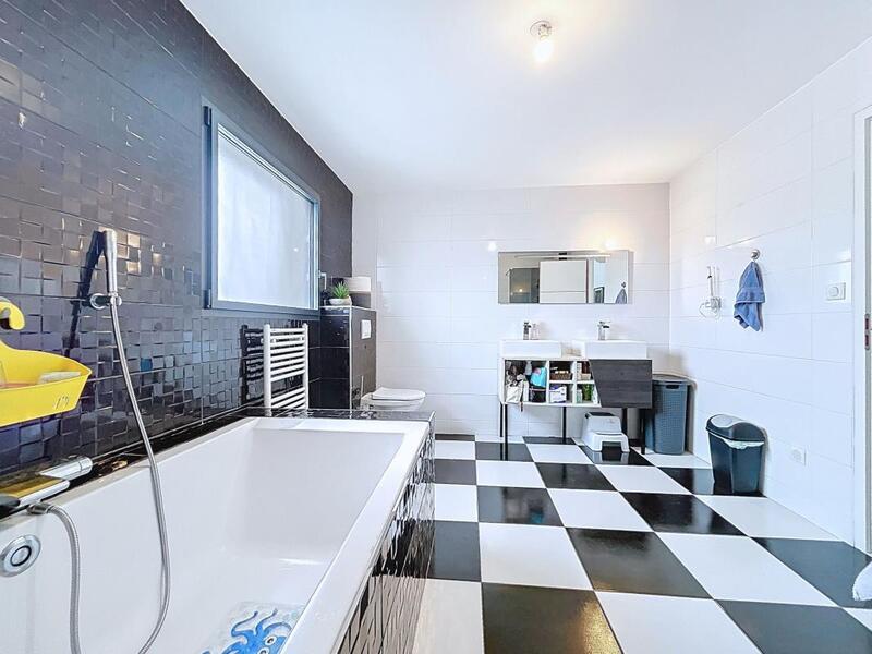 Maison - 140 m² - 6 pièces