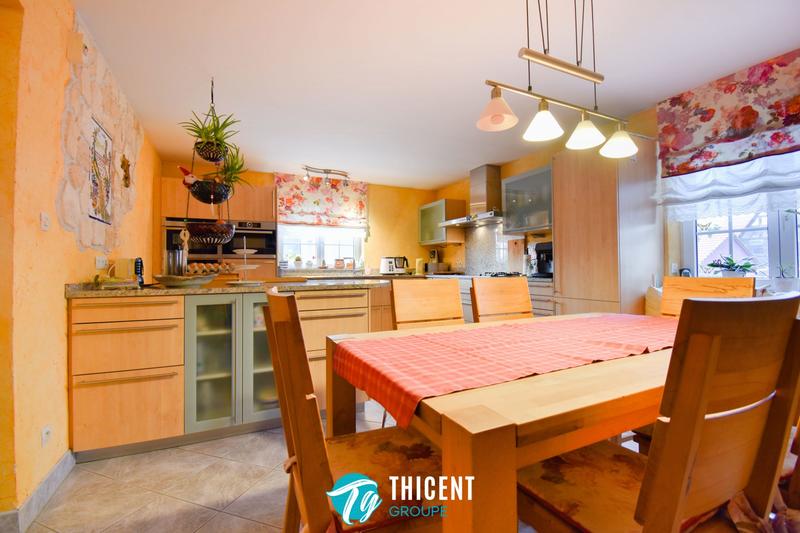 Maison traditionnelle - 215 m² - 8 pièces