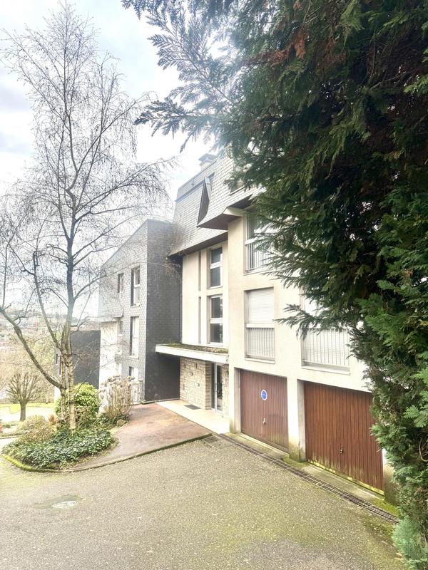 Appartement - 120 m² - 4 pièces