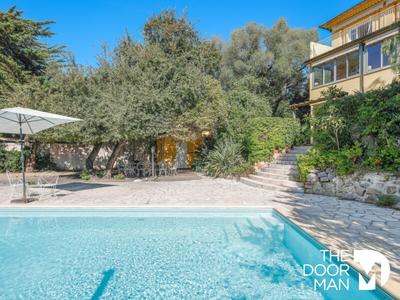 Maison de maîtres - 388 m² - 16 pièces