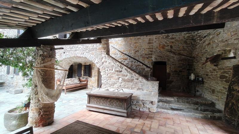 Maison - 245 m² - 10 pièces