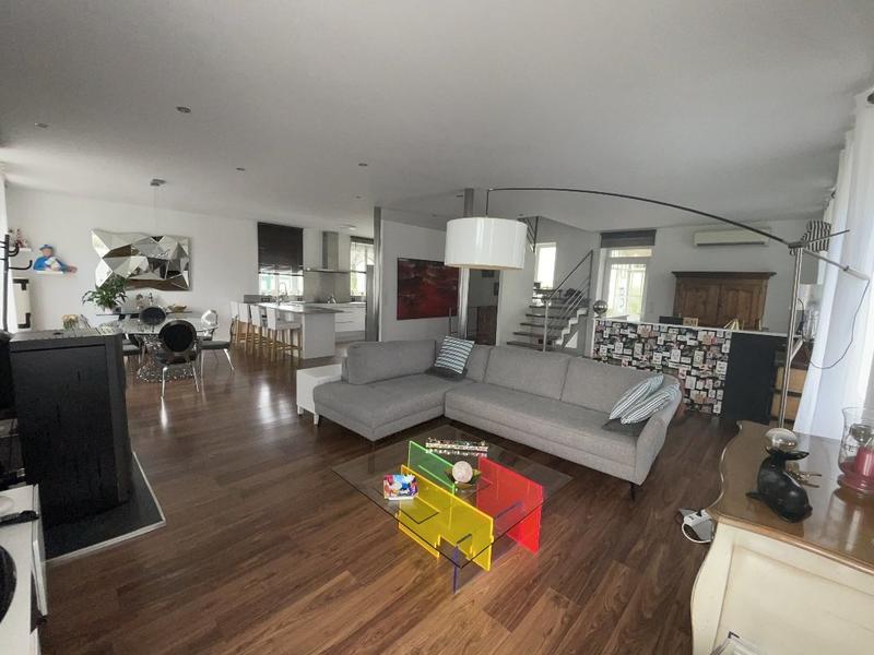 Maison en pierre - 166 m² - 6 pièces