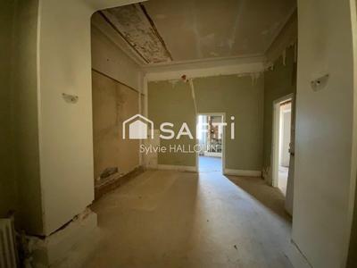 Maison - 236 m² - 10 pièces