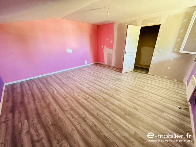 Maison - 261 m² - 9 pièces