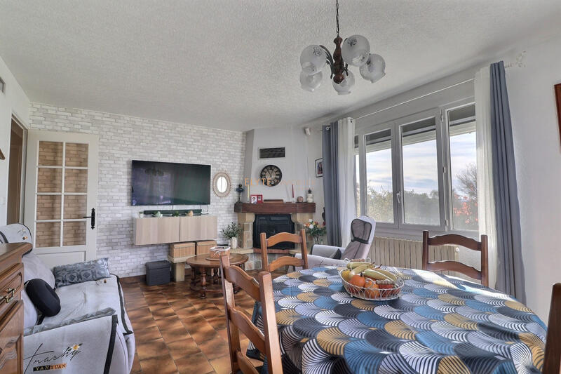 Villa - 180 m² - 6 pièces