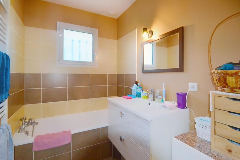 Maison - 94 m² - 4 pièces