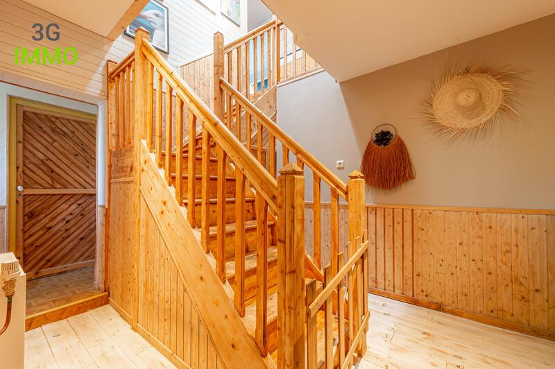 Villa - 333 m² - 10 pièces