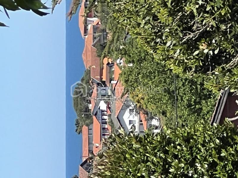 Propriété - 221 m² - 9 pièces