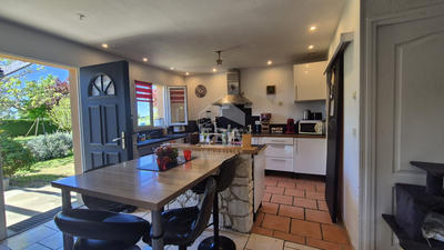 Maison - 93 m² - 4 pièces