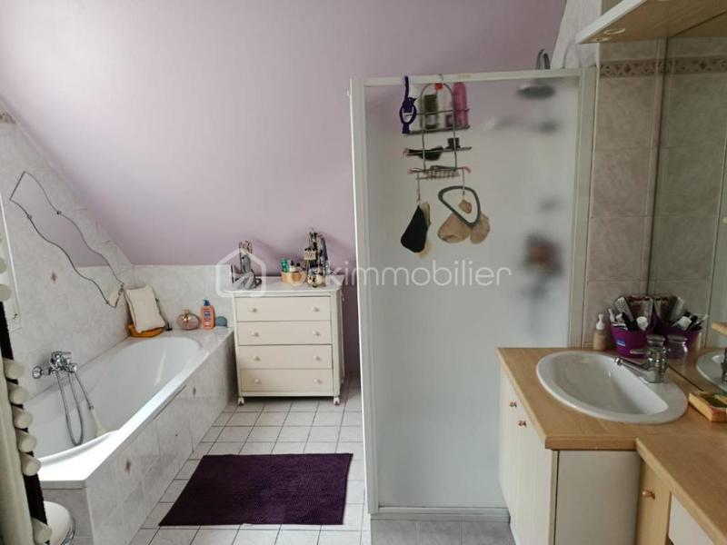 Maison - 185 m² - 8 pièces