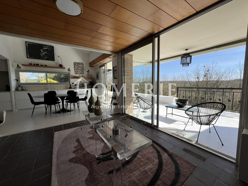 Maison - 215 m² - 7 pièces