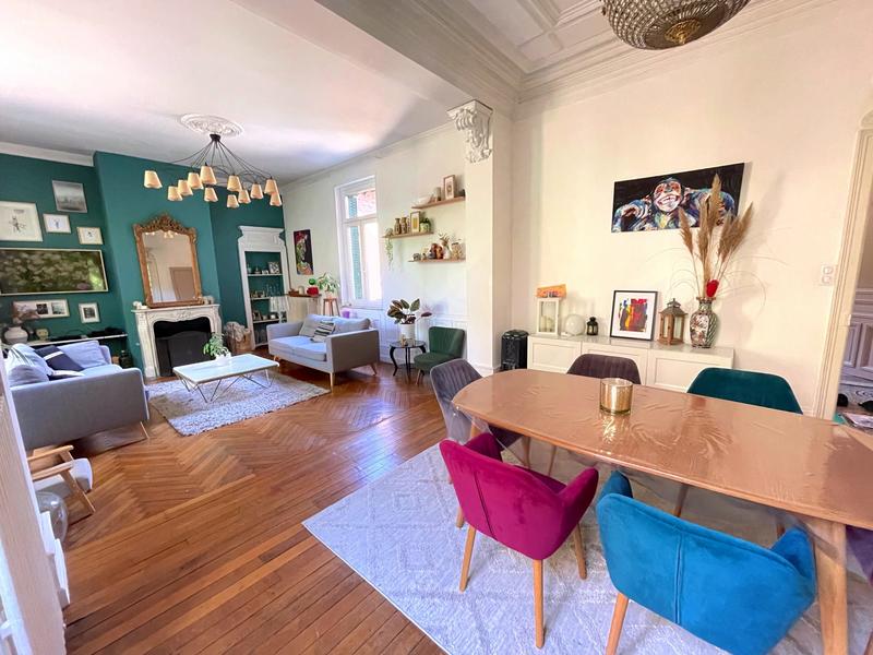 Maison - 250 m² - 7 pièces