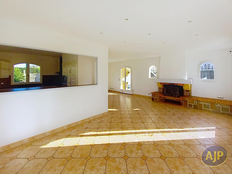 Maison - 193 m² - 6 pièces