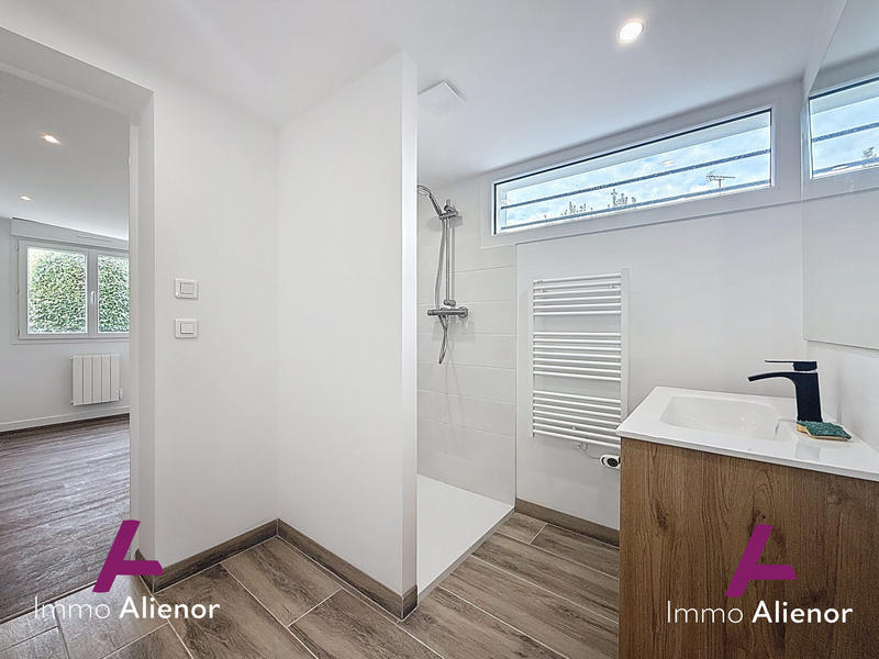 Maison traditionnelle - 164 m² - 6 pièces