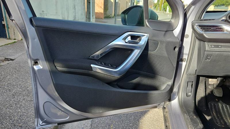 Peugeot 2008 1.5 BlueHDi 100 Allure