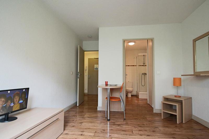 Chambre - 15 m² - 2 pièces