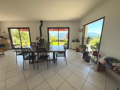 Maison - 170 m² - 5 pièces