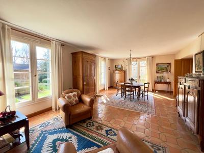 Maison - 206 m² - 7 pièces