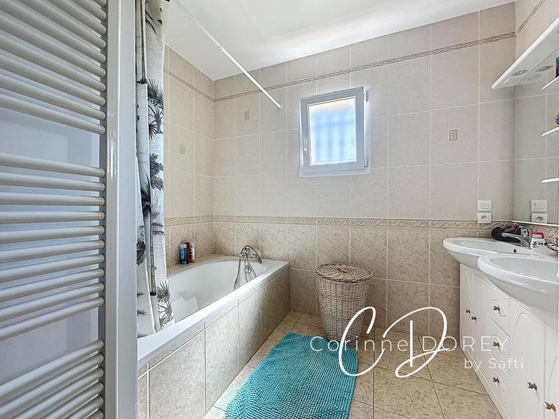 Villa - 166 m² - 4 pièces