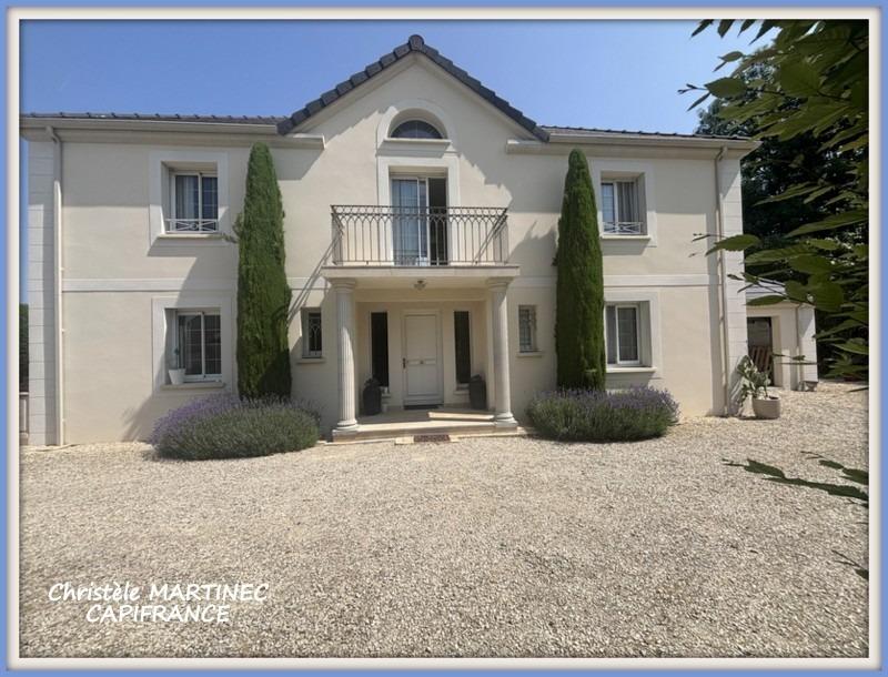 Maison - 226 m² - 7 pièces