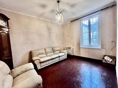 Maison de village - 239 m² - 10 pièces