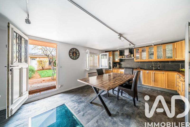 Maison - 214 m² - 7 pièces