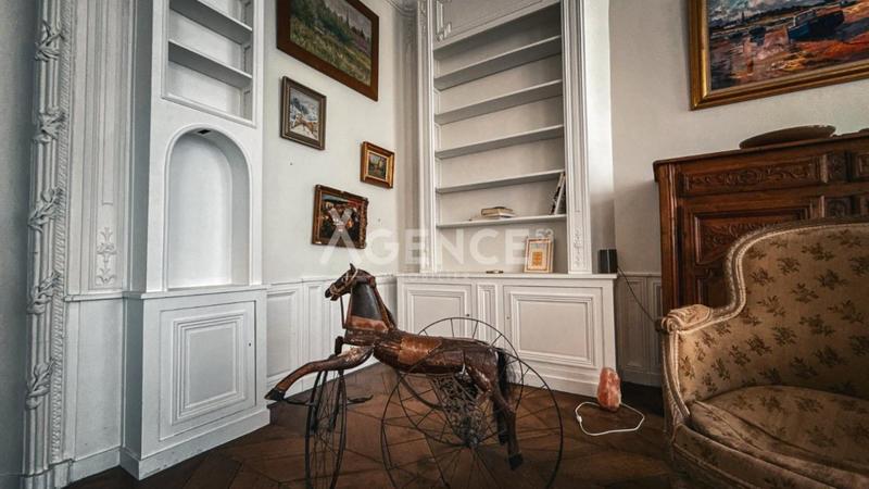 Maison bourgeoise - 340 m² - 12 pièces