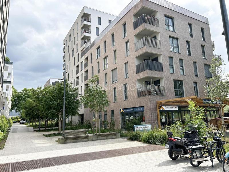 Local commercial - 200 m² - 1 pièce