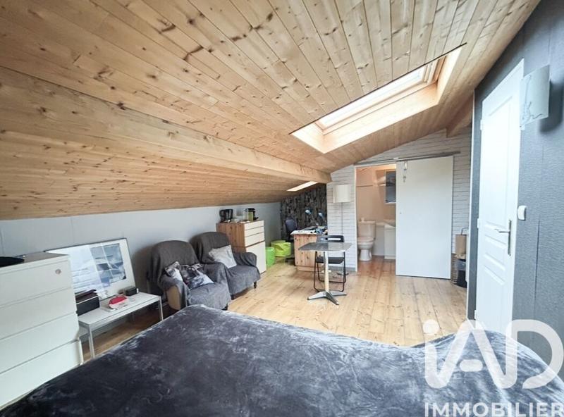 Maison - 185 m² - 8 pièces