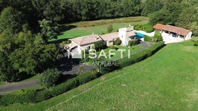 Maison - 140 m² - 6 pièces