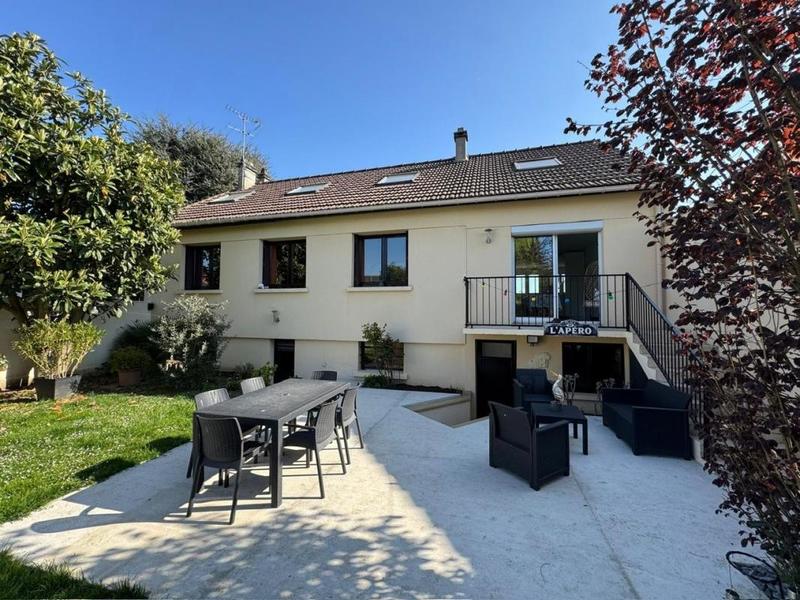 Maison - 139 m² - 7 pièces