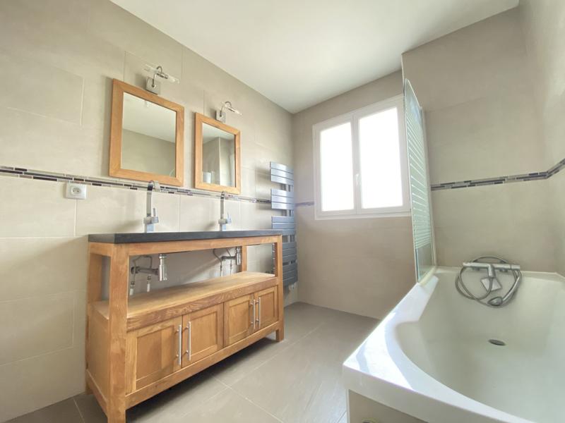 Maison traditionnelle - 80 m² - 5 pièces