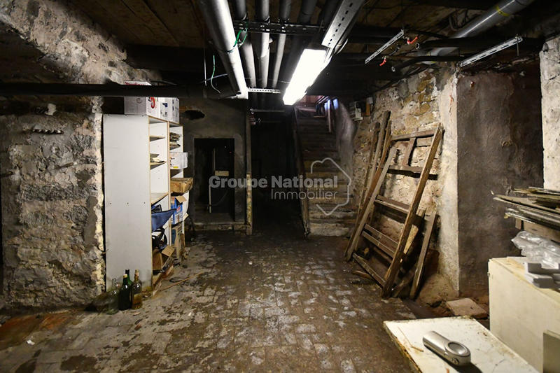 Maison - 320 m² - 13 pièces