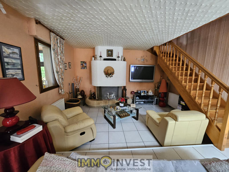 Propriété - 260 m² - 9 pièces