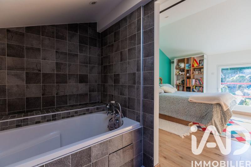 Maison - 238 m² - 6 pièces