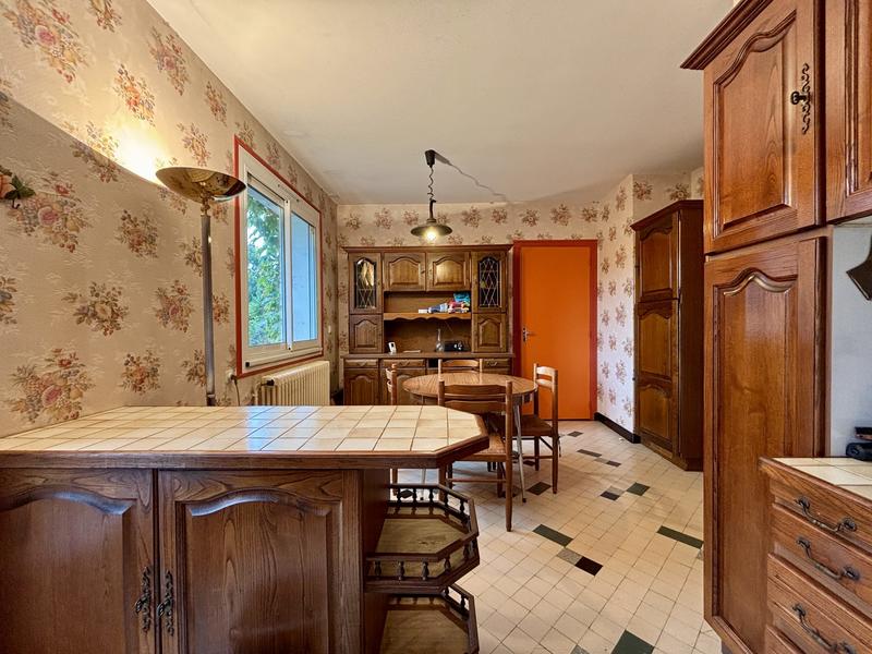 Maison traditionnelle - 181 m² - 7 pièces