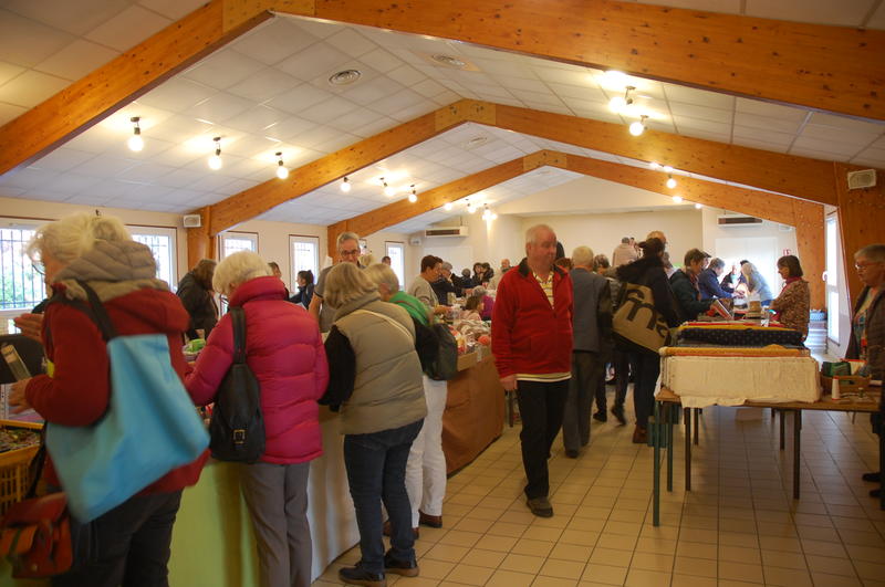 Puces des couturères et loisirs créatifs