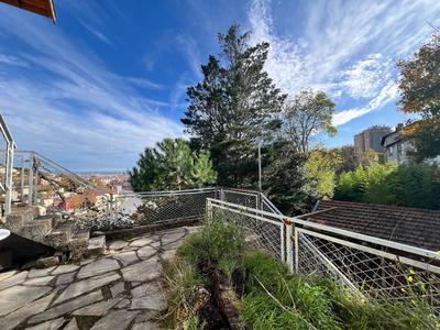 Maison - 246 m² - 7 pièces