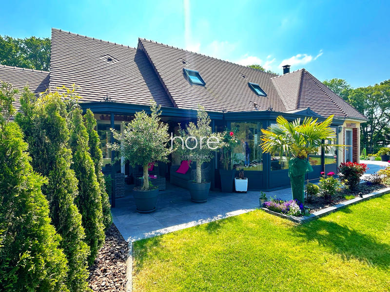 Maison contemporaine - 247 m² - 7 pièces